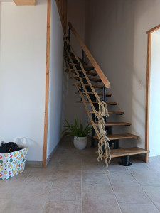 Photo de galerie - Création d'un escalier bois/métal avec main courante bois/metal/cordage en chanvre .