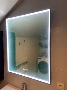Photo de galerie - Pose d’un miroir led 