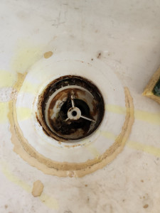 Photo de galerie - Nettoyage d'un évier 