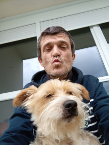 Photo de galerie - Steve avec mon chien fripouille