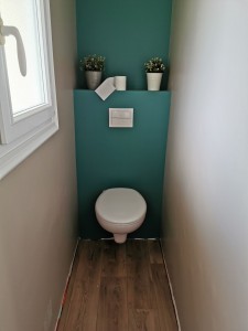 Photo de galerie - Pose d'un toilette suspendu avec coffrage placo, peinture réaliser par le client