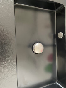 Photo de galerie - Lavabo salle de bain impeccable, sans calcaire 
Lisse