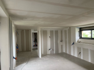 Photo de galerie - Rénovation maison entière à Quimper cloison en placo  et plafond en plâtre 