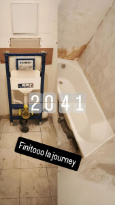 Photo de galerie - Pose de WC suspendu et pose d'une baignoire 