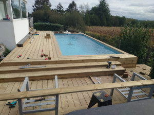 Photo de galerie - Terrasse bois autour piscine hors sol