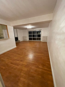 Photo de galerie - Peinture du salon + ponçage et vitrification du parquet 