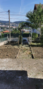 Photo de galerie - Preparation Jardin et coupe des arbres et plantes vivaces, nettoyage et désherbage d'allée et de terrasse. 