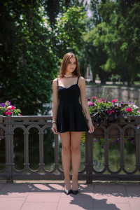 Photo de galerie - Laissez-vous sublimer par un shooting professionnel en lumière naturelle. Idéal pour un book personnel, un profil professionnel, ou simplement pour se faire plaisir avec des photos élégantes et naturelles