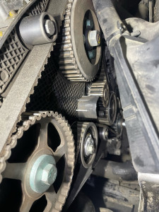 Photo de galerie - Remplacement courroie distribution 