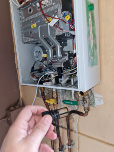 Photo de galerie - Entretien chauffe eau. 