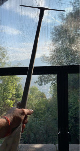 Photo de galerie - Nettoyage de vitres pour particulier professionnel