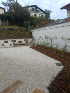 Photo de galerie - Palissage de Jasmins.