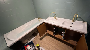Photo de galerie - Pose d’une baignoire plus meuble double vasque
