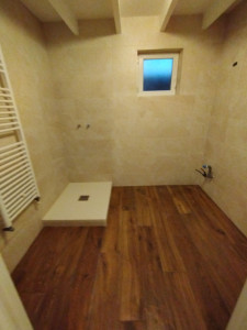 Photo de galerie - SDB 30x60 murale 20x120 imitation parquet 
