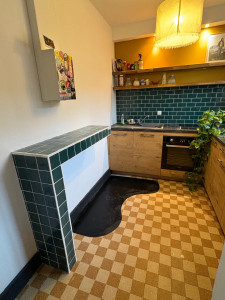 Photo de galerie - Fabrication sur mesure d’un bar en carrelage. et pose de crédence 