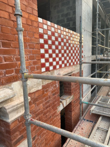 Photo de galerie - Réalisation de maçonnerie en brique vernissé 