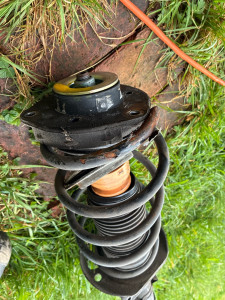 Photo de galerie - Ancienne suspension rénovation de l’autre sur photo suivant 