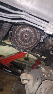 Photo de galerie - Changement embrayage et volant moteur sur  volkswagen t5 2l tdi