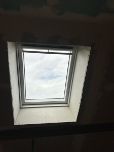 Photo de galerie - Pose et entourage de velux 78/98