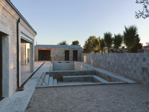 Photo de galerie - Constructions de  piscines ,dalle béton + chambre 