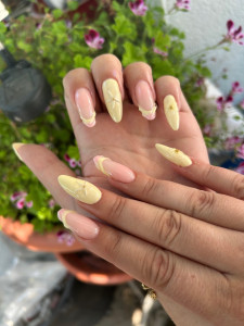 Photo de galerie - Pose gel avec nail art 