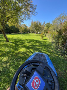 Photo de galerie - Tonte d’un terrain de 2000 m2