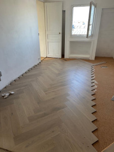 Photo de galerie - Pose de parquet en bâton rompu 