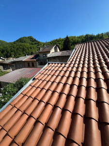 Photo de galerie - Rénovation toiture en tuile mécanique avec rive zinc