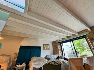 Photo de galerie - Mise en peinture plafond bois 