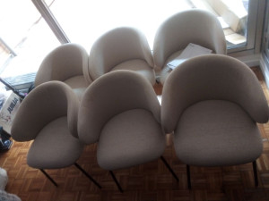 Photo de galerie - Montage de six chaises 