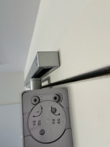 Photo de galerie - Ferme porte avec bras 