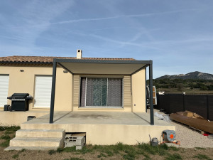 Photo de galerie - Pose d’un pergolas 