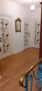 Photo de galerie - Dépose de papier peint et peinture porte et couloir 