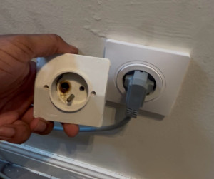 Photo de galerie - Remplacement d’une prise suite a des étincelles