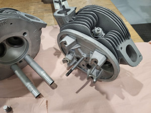 Photo de galerie - Nettoyage et sablage de culasse de 2cv6
changement joint queue de soupape et rectification des soupapes aussi que des sièges de soupapes 