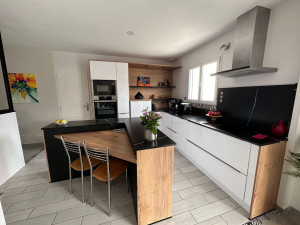 Photo de galerie - Pose d’une cuisine sur mesure 