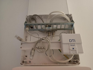 Photo de galerie - Mise en réseau d'un appartement avec la pose d'un coffret de communication 