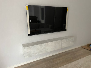 Photo de galerie - Fixation TV et meuble TV au mur ! 