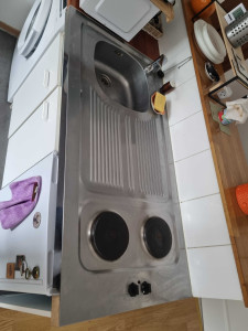 Photo de galerie - Ancien plan de travail bac évier inox + plaque de cuisson