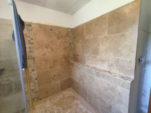 Photo de galerie - Pose carrelage et faïence travertin 