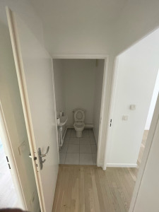 Photo de galerie - Peinture : toilettes 