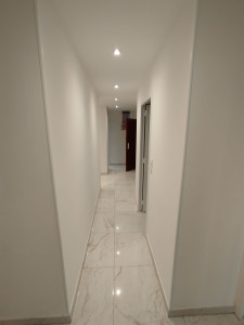 Photo de galerie - Peinture d un hall entre

