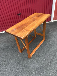 Photo de galerie - Fabrication sur mesure console d’entrée 