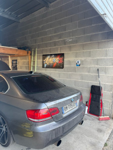Photo de galerie - Passage a l’atelier, d’une bmw série 3 325d pour remplacer le joint de cache culbuteur et paufiner la gestion moteur stage 2 