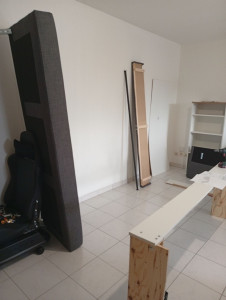 Photo de galerie - Meuble TV et canapé 