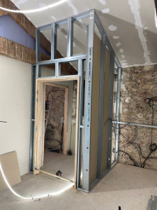 Photo de galerie - Pose murs et porte 