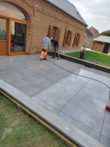 Photo de galerie - Restauration d'une dalle terrasse à songeons.