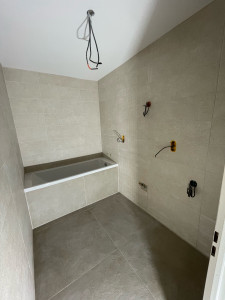 Photo de galerie - Rénovation salle de bain complète en carrelage 