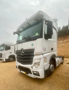 Photo de galerie - Camion livrer au port de Marseille pour un client de Montélimar 