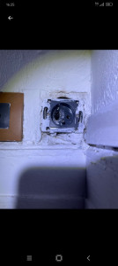 Photo de galerie - Prise électrique qui a commencé a fondre du a l'échauffement de la connexion